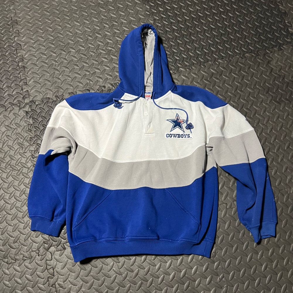 Blue and Gray Color-Blocked Sweater with Sporty Appeal